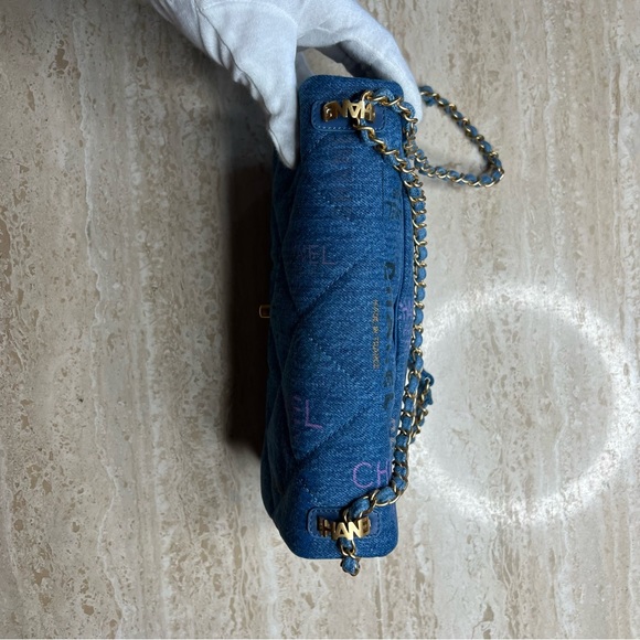 Chanel 22P printed denim flap bag medium (2022) - Picture 7 of 7